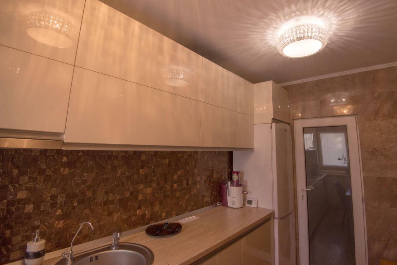 Altezza Iasi Appartement Buitenkant foto