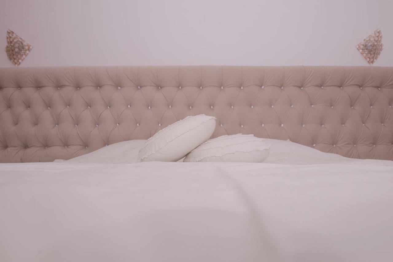 Altezza Iasi Appartement Buitenkant foto